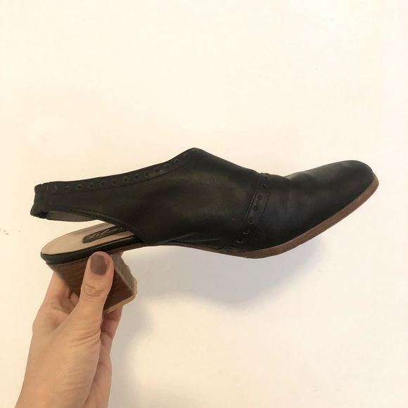 Leather sling back heels, size 8 - Picture 1 of 3